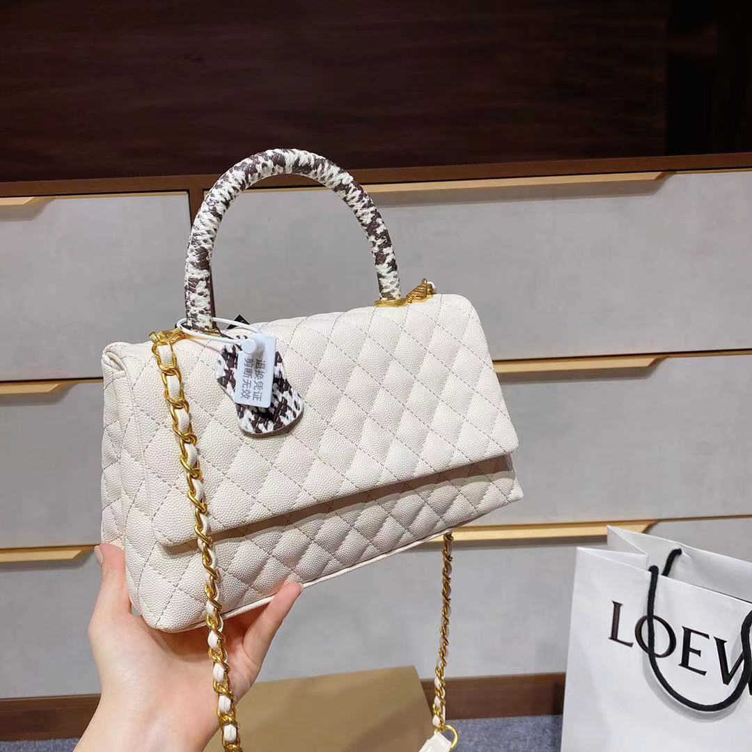 Lambskin Leather Bag,Genuine Leather Shoulder Bag caviar Diamond Lattice Quilted Flap Chain Handbags
Lambskin Leather Bag,Genuine Leather Shoulder Bag caviar Diamond Lattice Quilted Flap Chain Handbags
