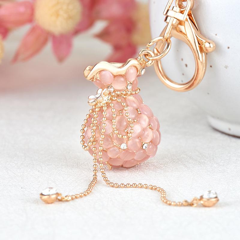 Keychains Creative Metal Rhinestones Keychain Exquisite Lady's Car Ladies' Bag Decorations And Birthday Gifts
Keychains Creative Metal Rhinestones Keychain Exquisite Lady's Car Ladies' Bag Decorations And Birthday Gifts