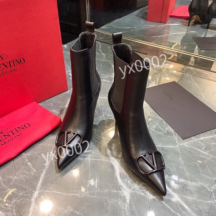 2021 latest women designer boots Martin Desert boo ts s Flamingo Love Arrow Medal 100% genuine leather thick winter shoes high heel size 35-41, 01
2021 latest women designer boots Martin Desert boo ts s Flamingo Love Arrow Medal 100% genuine leather thick winter shoes high heel size 35-41, 01