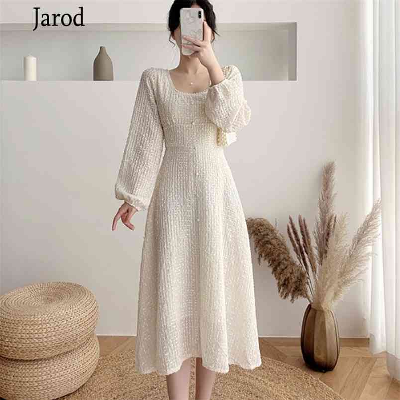 Vintage Elegant Beading Square Collar solid color Women party Dress Autumn Long sleeve Chiffon Midi Vestidos Female 210519, Photo color
Vintage Elegant Beading Square Collar solid color Women party Dress Autumn Long sleeve Chiffon Midi Vestidos Female 210519, Photo color
