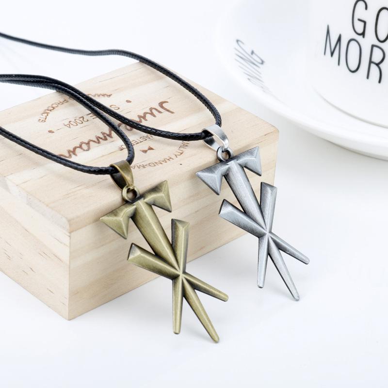 Pendant Necklaces Fashion Personality Geometric Cross Necklace Short Leather Cord Clavicle Chain Men And Women Jewelry
Pendant Necklaces Fashion Personality Geometric Cross Necklace Short Leather Cord Clavicle Chain Men And Women Jewelry