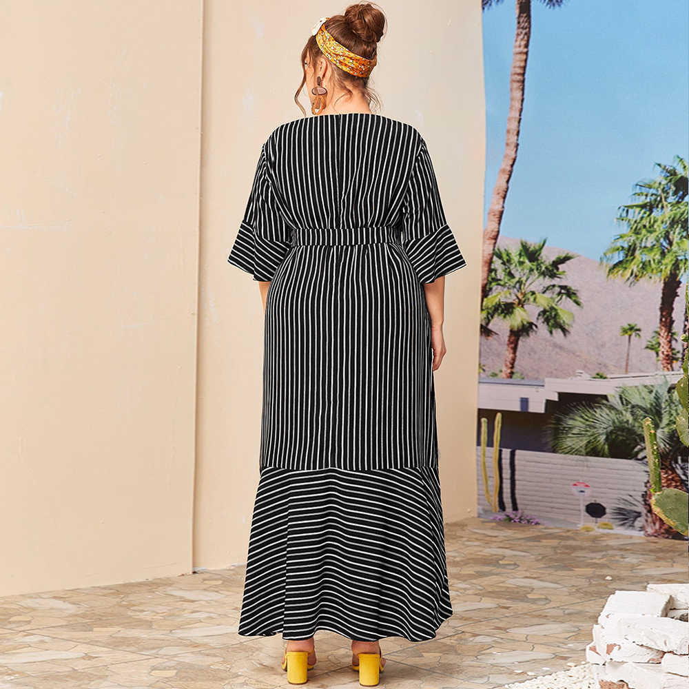 Plus Size Dress Summer Women Fashion Three Quarter Sleeve Striped Print Casual Dress Black Ruffles Maxi Long Dresses 210630