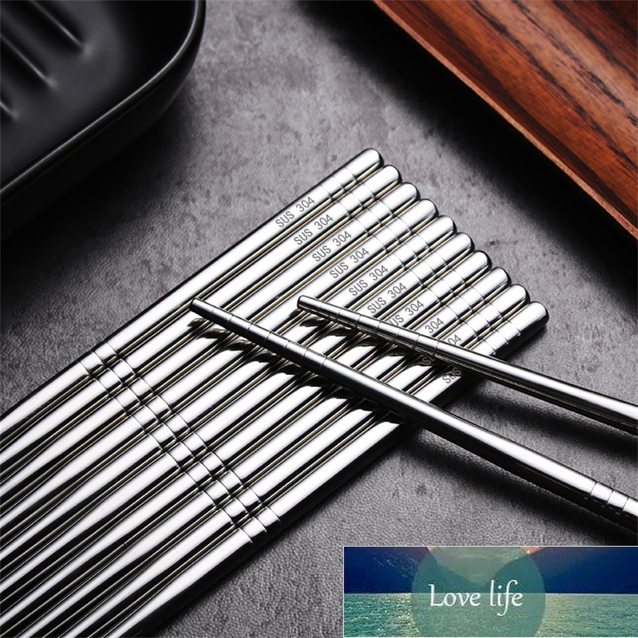 2 Pairs/Set Chinese Stylish Metal Chopsticks Non-Slip Stainless Steel Chop Sticks Set Reusable Food Sticks Kitchen Sushi Sticks Factory price expert d