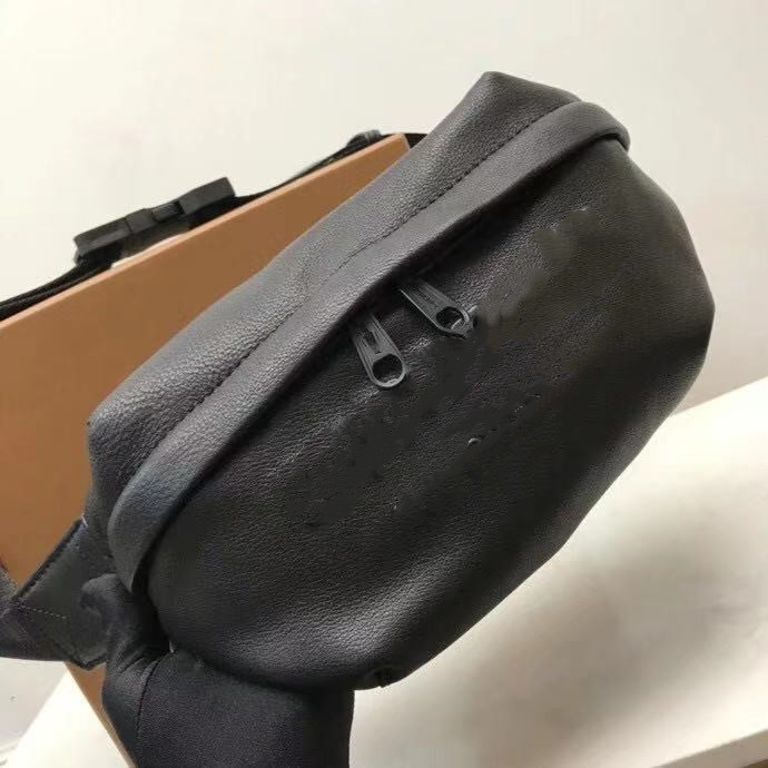 2021 Luxurys men Bumbag Crossbody Designers Shoulder Bag Waist Bags chest bag 43644 FannyPack women Vintage leather handbags Purses Men's purse
2021 Luxurys men Bumbag Crossbody Designers Shoulder Bag Waist Bags chest bag 43644 FannyPack women Vintage leather handbags Purses Men's purse