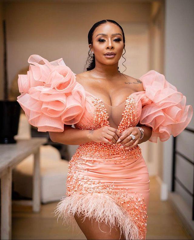 Pink High Split Ruffles Prom Dresses African 2021 Feather Beaded V Neck Evening Dress Plus Size Formal Party Pageant Gowns