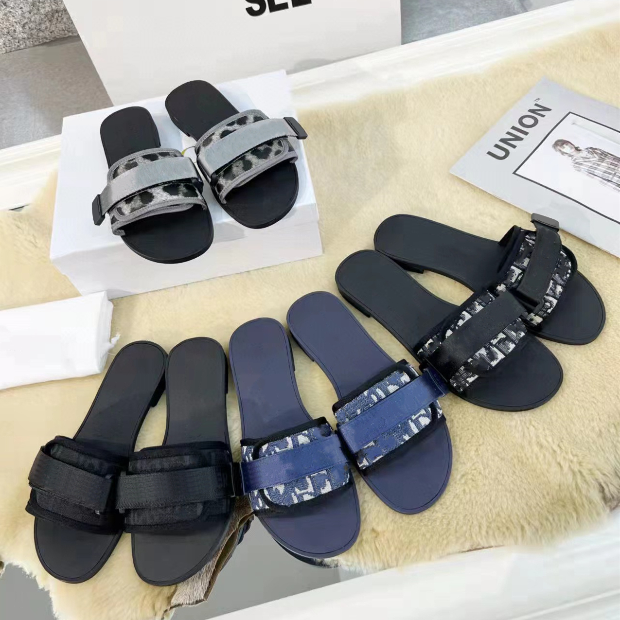 Luxury Designer Sandals Summer Flat Slipper Fashion Beach Woman Big Head Letters Slippers Hoop&Loop Top Quality Fat Big size 35-42 with original box, #1
Luxury Designer Sandals Summer Flat Slipper Fashion Beach Woman Big Head Letters Slippers Hoop&Loop Top Quality Fat Big size 35-42 with original box, #1