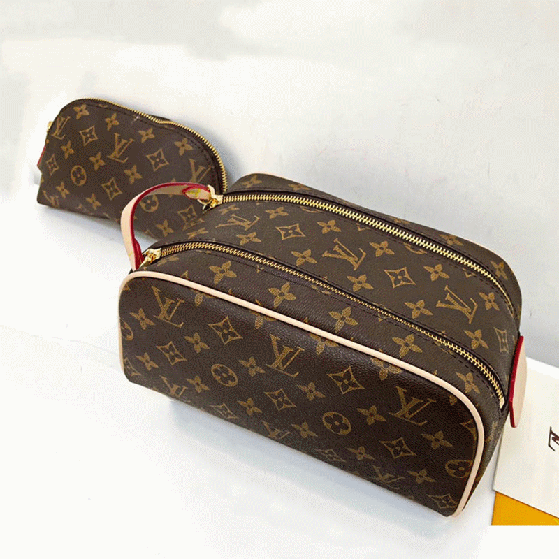 LOUIINGS VUTTON VITTON Designer Make Up Cosmetic Toilet Pouch Women Beauty Makeup Case Pochette Accessoires Double Zippy Kits
LOUIINGS VUTTON VITTON Designer Make Up Cosmetic Toilet Pouch Women Beauty Makeup Case Pochette Accessoires Double Zippy Kits