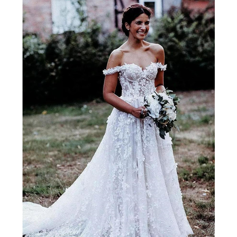 2021 Off The Shoulder Lace Wedding Dresses Tulle Applique Court Train Garden A Line Wedding Bridal Gowns robes de mariée, Black
2021 Off The Shoulder Lace Wedding Dresses Tulle Applique Court Train Garden A Line Wedding Bridal Gowns robes de mariée, Black
