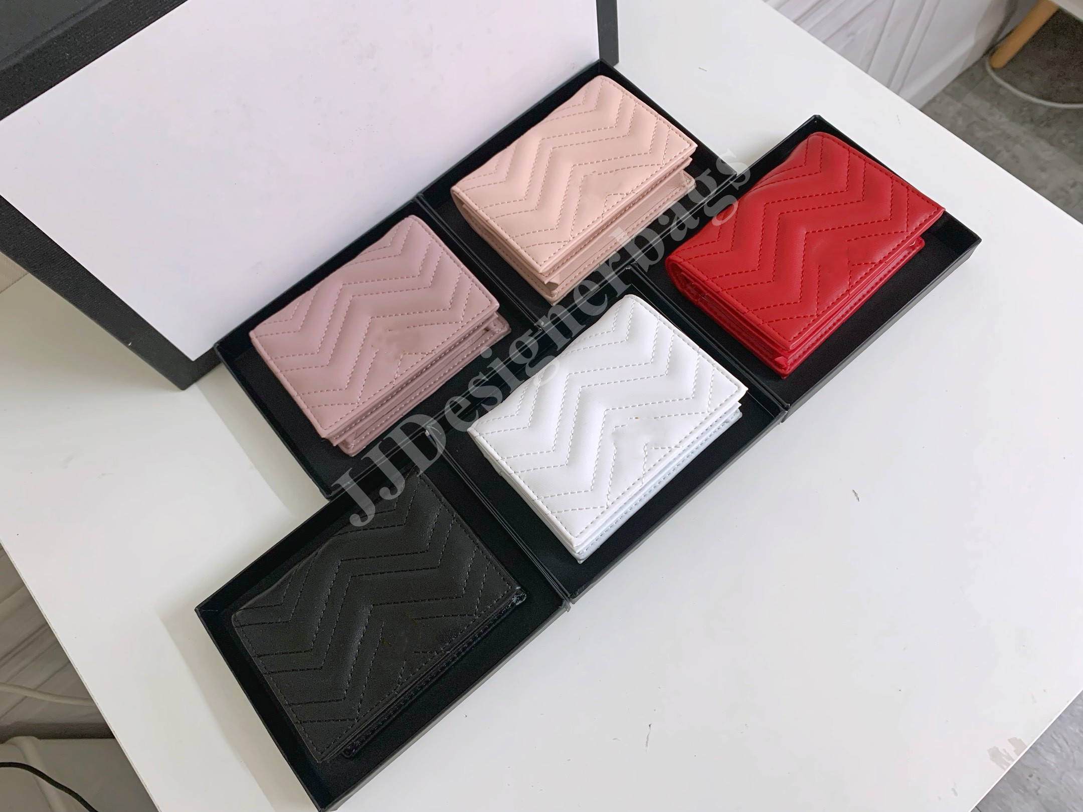 Designer Short Holders Wallet Genuine Leather Credit Card Holder Case Cartoon Coin Purse Pouch zipper mens quilted soft Mini Wallets, Red
Designer Short Holders Wallet Genuine Leather Credit Card Holder Case Cartoon Coin Purse Pouch zipper mens quilted soft Mini Wallets, Red