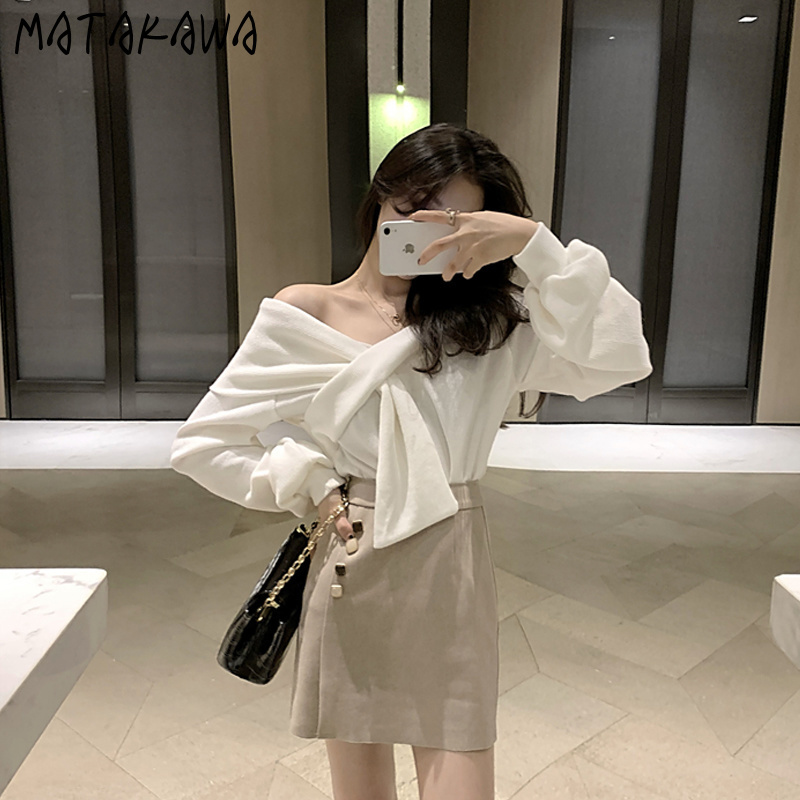 MATAKAWA Korean V-neck Women's Sweater Spring Japanese Fashion Pullover Long Lantern Sleeve Woman Sweaters Top 210513