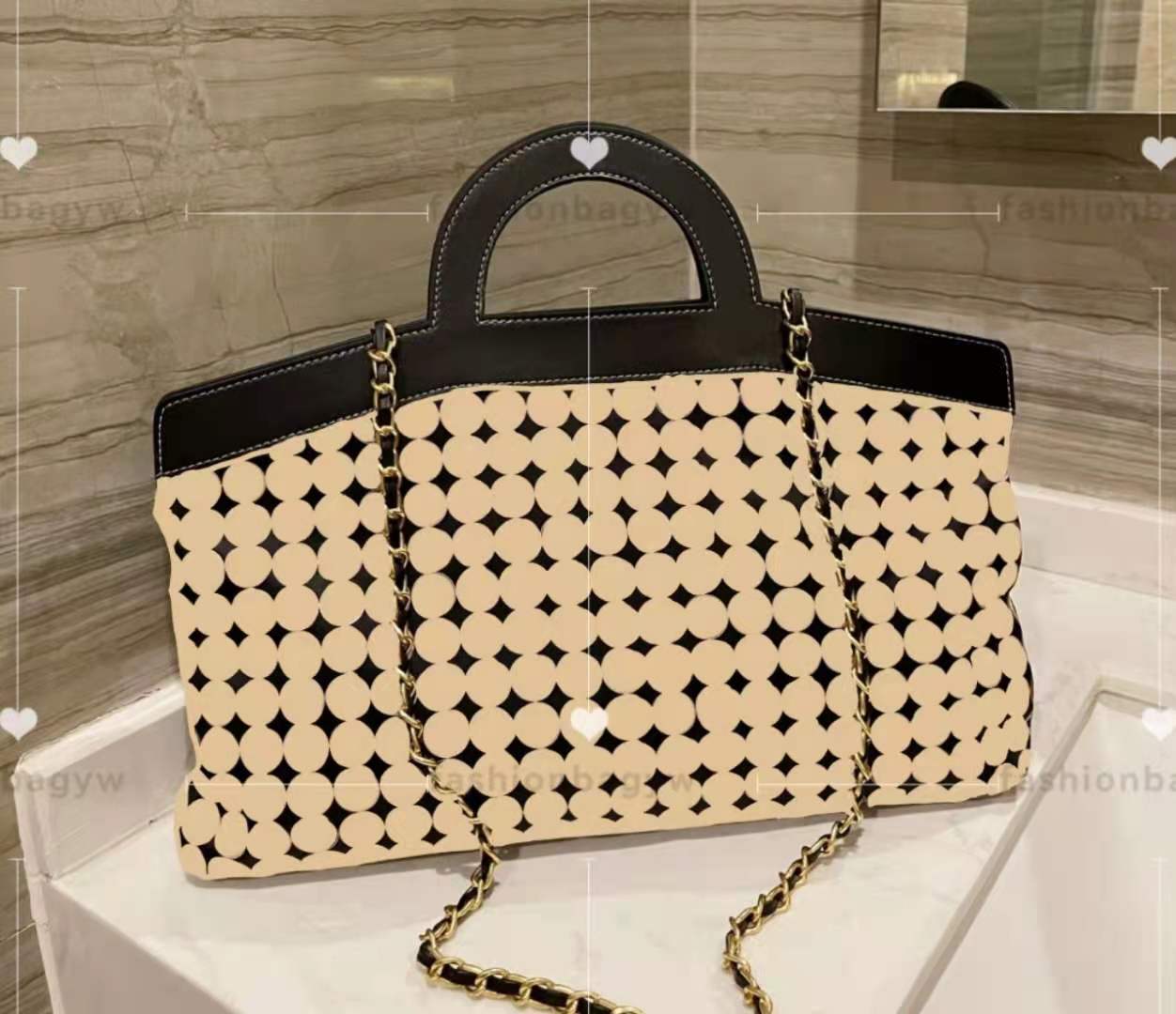 2021 Exclusive designer Handbag 33cm beach shopping bag with classic elements printed in polka dot letters designed for summer chic beachs style tote, 888888888
2021 Exclusive designer Handbag 33cm beach shopping bag with classic elements printed in polka dot letters designed for summer chic beachs style tote, 888888888