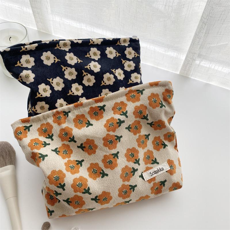 Cosmetic Bags & Cases Corduroy Plum Pattern Bag Portable Coin Purse Female Multifunctional Storage Organizer Fashion All-match Makeup, Black
Cosmetic Bags & Cases Corduroy Plum Pattern Bag Portable Coin Purse Female Multifunctional Storage Organizer Fashion All-match Makeup, Black
