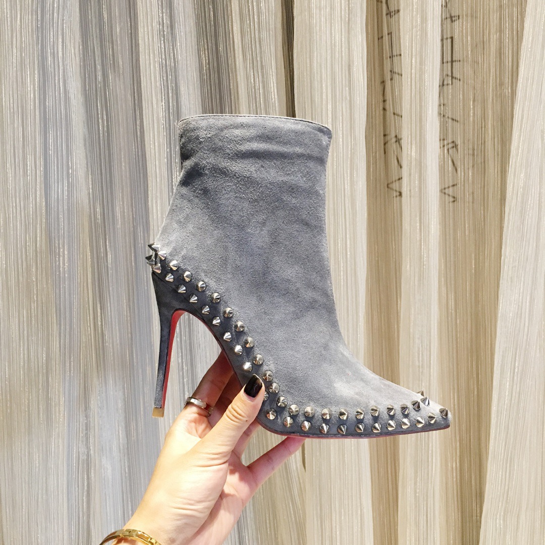 Luxury boots high heels 10 cm classic red soles with pointed rivets leather size 35-41, Grey
Luxury boots high heels 10 cm classic red soles with pointed rivets leather size 35-41, Grey