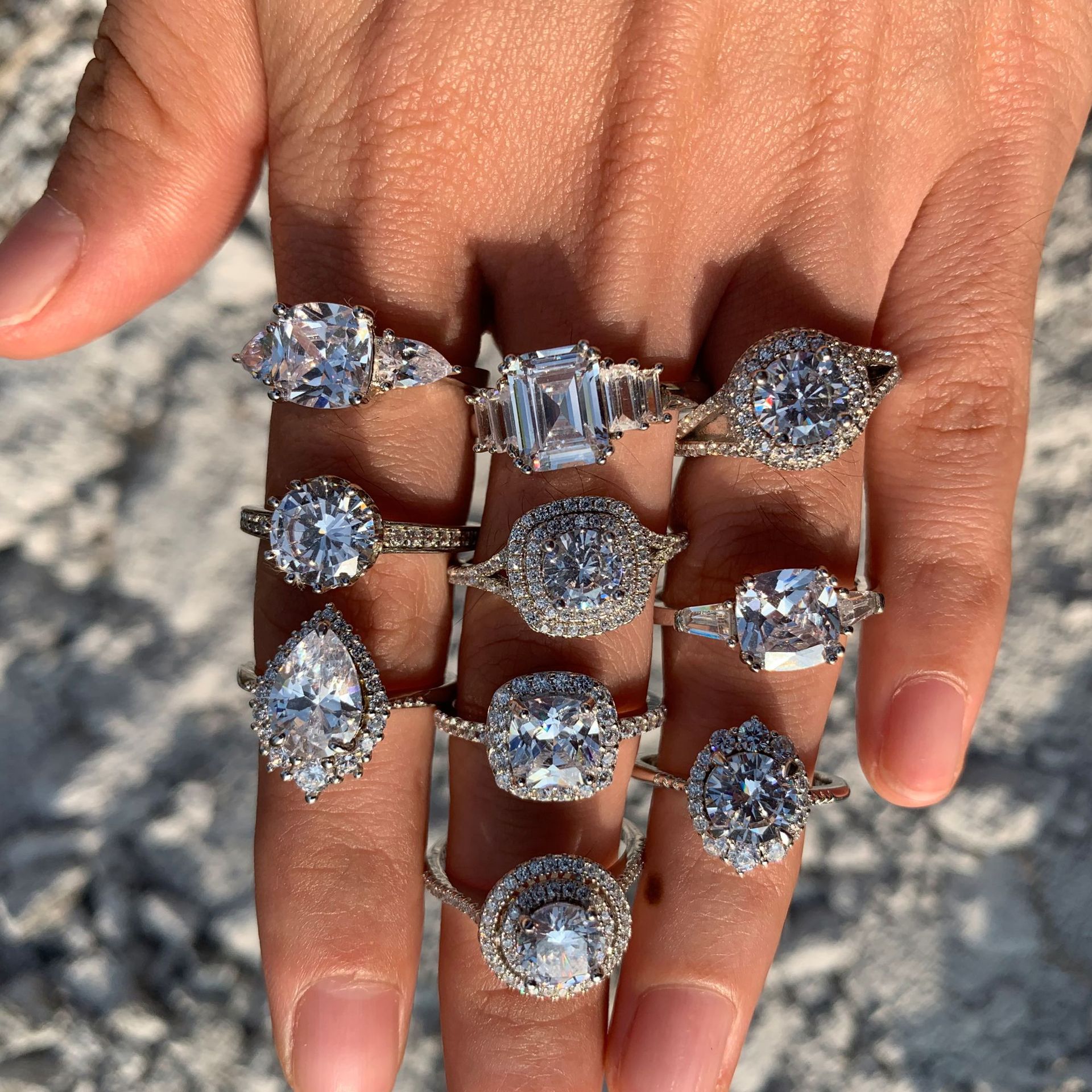 S925 Crystal Engagement Ring for Women White Cubic Zirconia Silver color Rings Wedding Trend Female Jewerly
S925 Crystal Engagement Ring for Women White Cubic Zirconia Silver color Rings Wedding Trend Female Jewerly