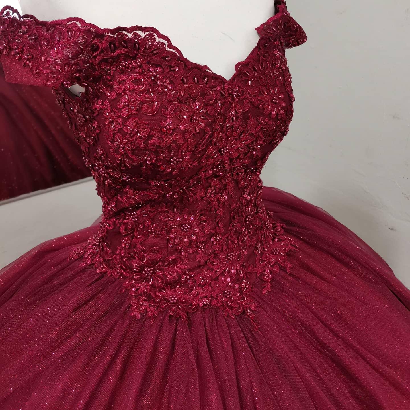 Sparkly Bury Quinceanera Dresses Off The Shoulder Lace Applique Sequins Custom Made Floor Length Tulle Sweet 15 16 Princess Pageant Ball Gown Vestido 