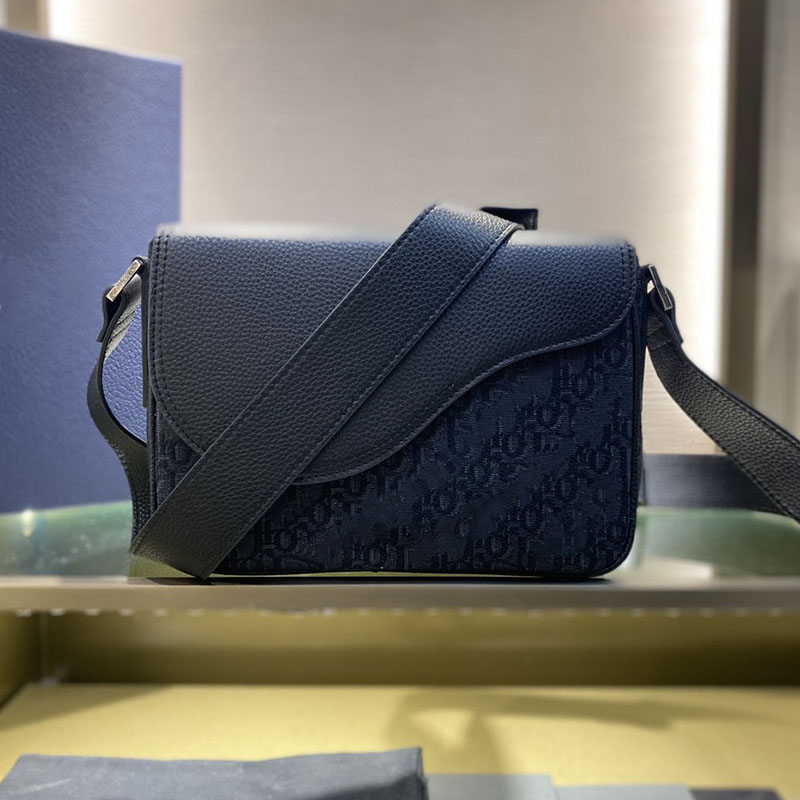 Designer backpack messenger bag with box saddle bags shoulder bag for men top quality genuine leather handbag wallet
Designer backpack messenger bag with box saddle bags shoulder bag for men top quality genuine leather handbag wallet