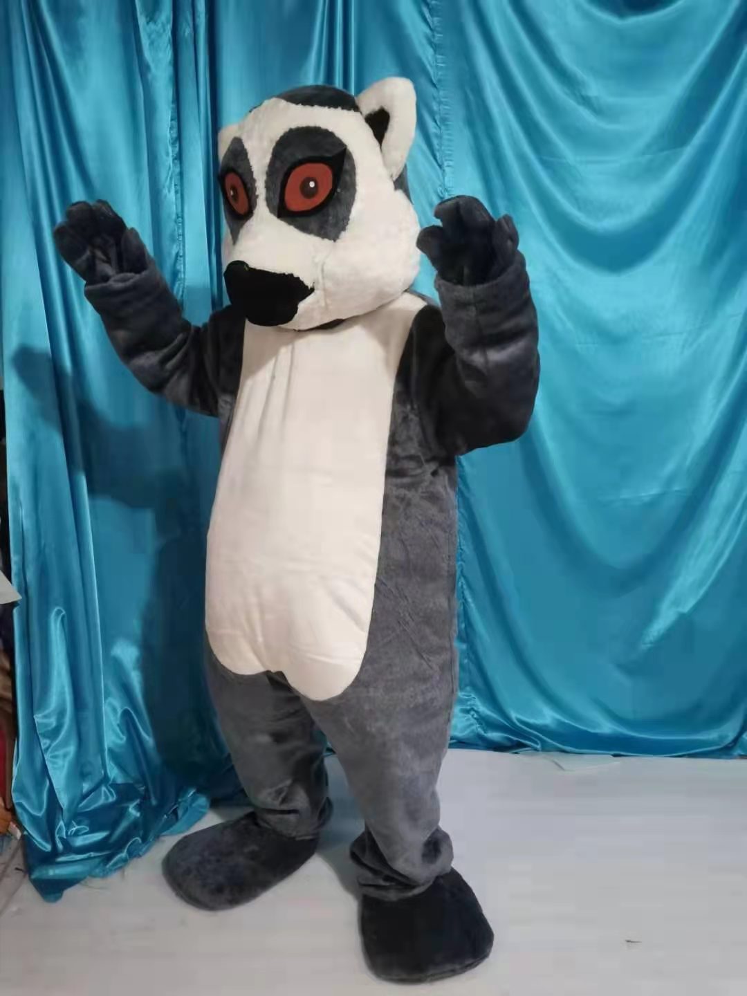 Real Picture Ring-tailed lemur Mascot Costume Fancy Dress For Halloween Carnival Party support customization, Grey 
Real Picture Ring-tailed lemur Mascot Costume Fancy Dress For Halloween Carnival Party support customization, Grey