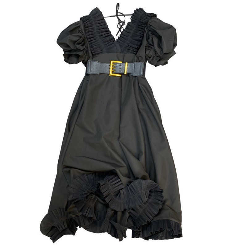 DEAT Women Ruffles Pleated Dress V-Neck Short Sleeve Arrivals Lady Sexy Temperament Fashion Spring Summer 11D1087 210709