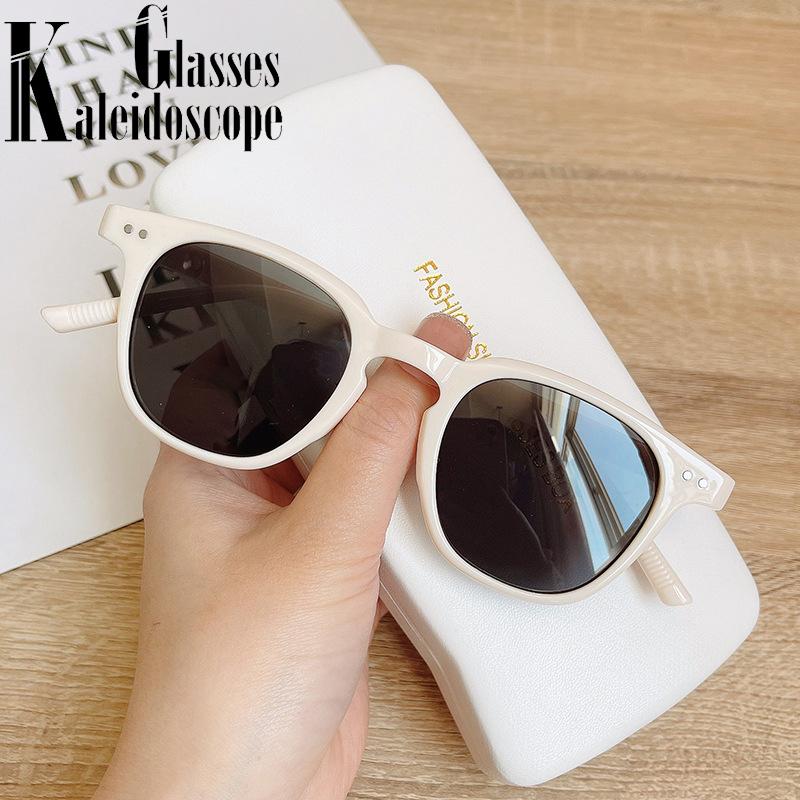Classic Round Sunglasses Women Men Vintage Brand Colored Sun Glasses Shades Ladies UV400 Black Sunglass Green Eyewear Outdoors, White;black
Classic Round Sunglasses Women Men Vintage Brand Colored Sun Glasses Shades Ladies UV400 Black Sunglass Green Eyewear Outdoors, White;black