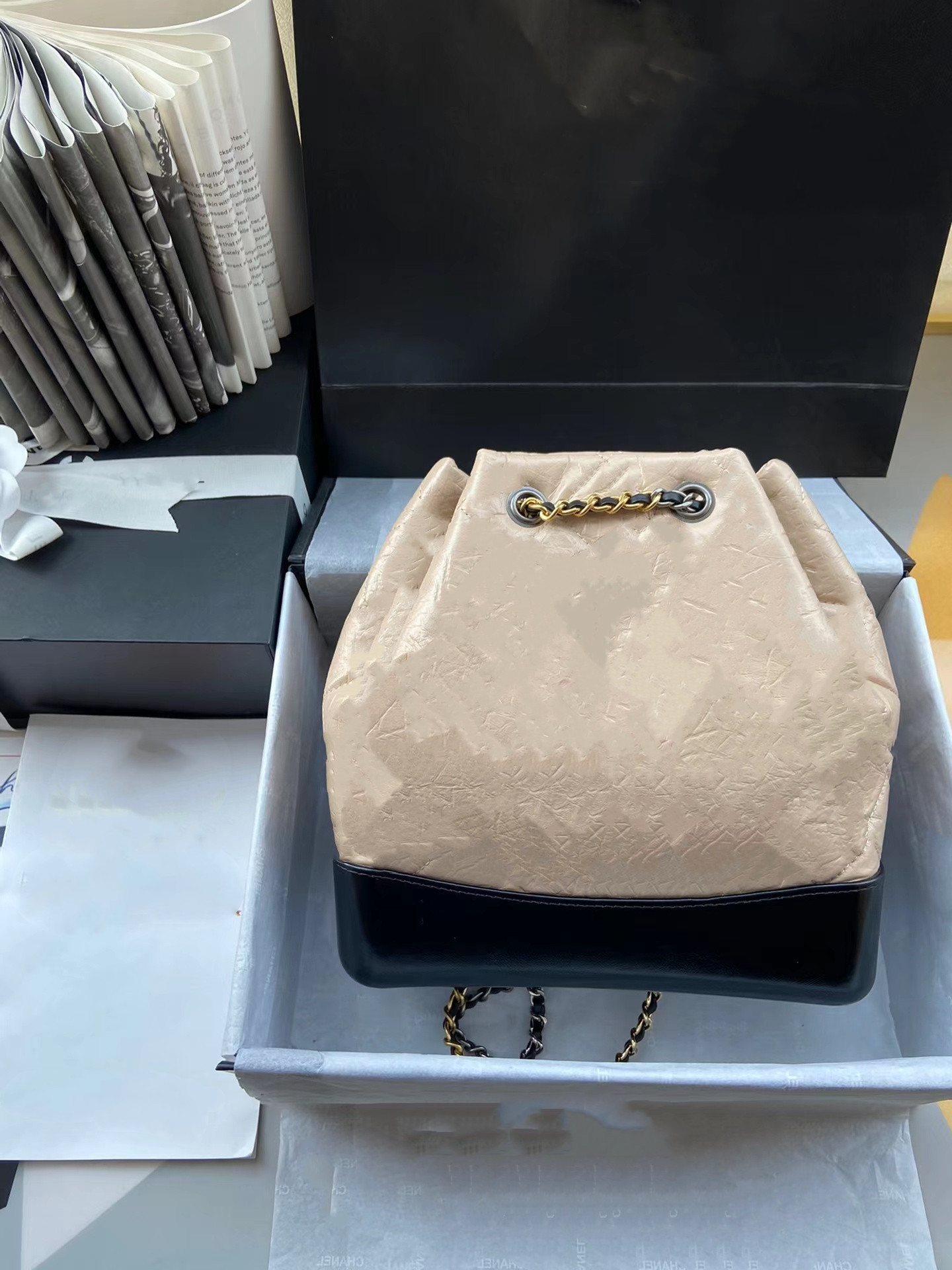 Shoulder Bags Cross body Designer Handbags Tote Bag Crossbody Totes Handbag Plain Fashion brand Pure skin High-quality With original box, Package
Shoulder Bags Cross body Designer Handbags Tote Bag Crossbody Totes Handbag Plain Fashion brand Pure skin High-quality With original box, Package