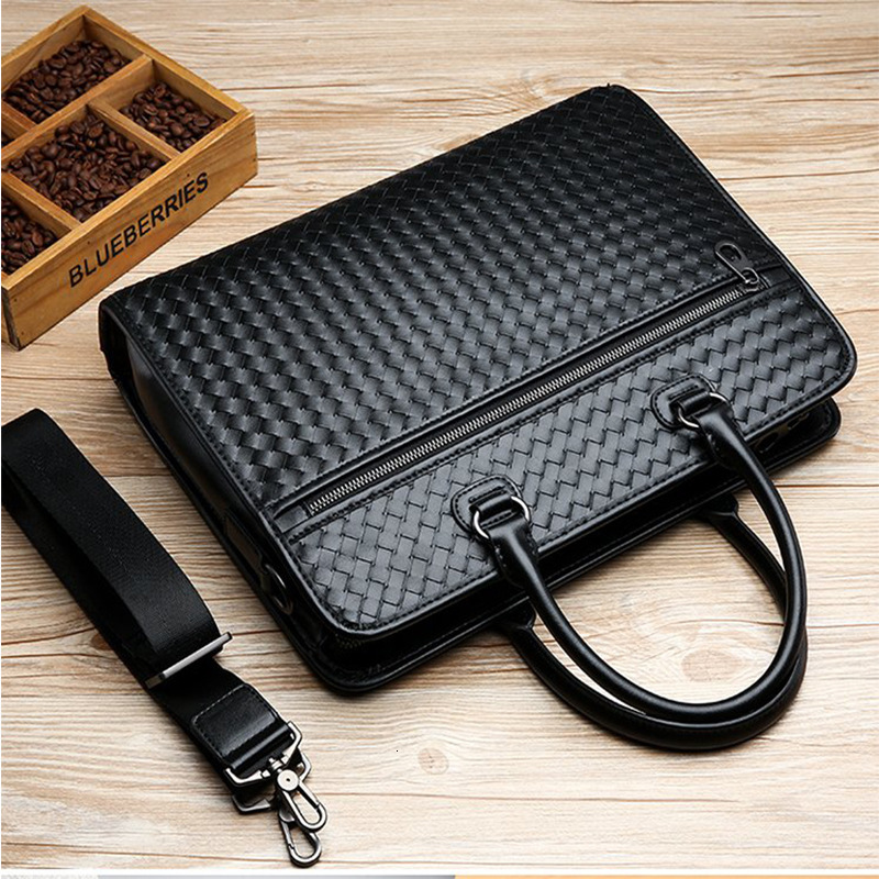 briefcase kuqi kangaroo 2021 men's woven computer bag horizontal handbag single shoulder messenger
briefcase kuqi kangaroo 2021 men's woven computer bag horizontal handbag single shoulder messenger