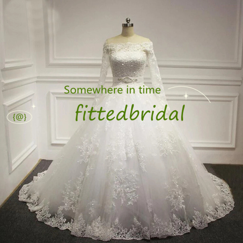 Exquisite Lace A-Line Wedding Dresses Sheer Neck Long Sleeves Sweep Train Back Cover Buttons Ball Bridal Gowns vestido, White
Exquisite Lace A-Line Wedding Dresses Sheer Neck Long Sleeves Sweep Train Back Cover Buttons Ball Bridal Gowns vestido, White