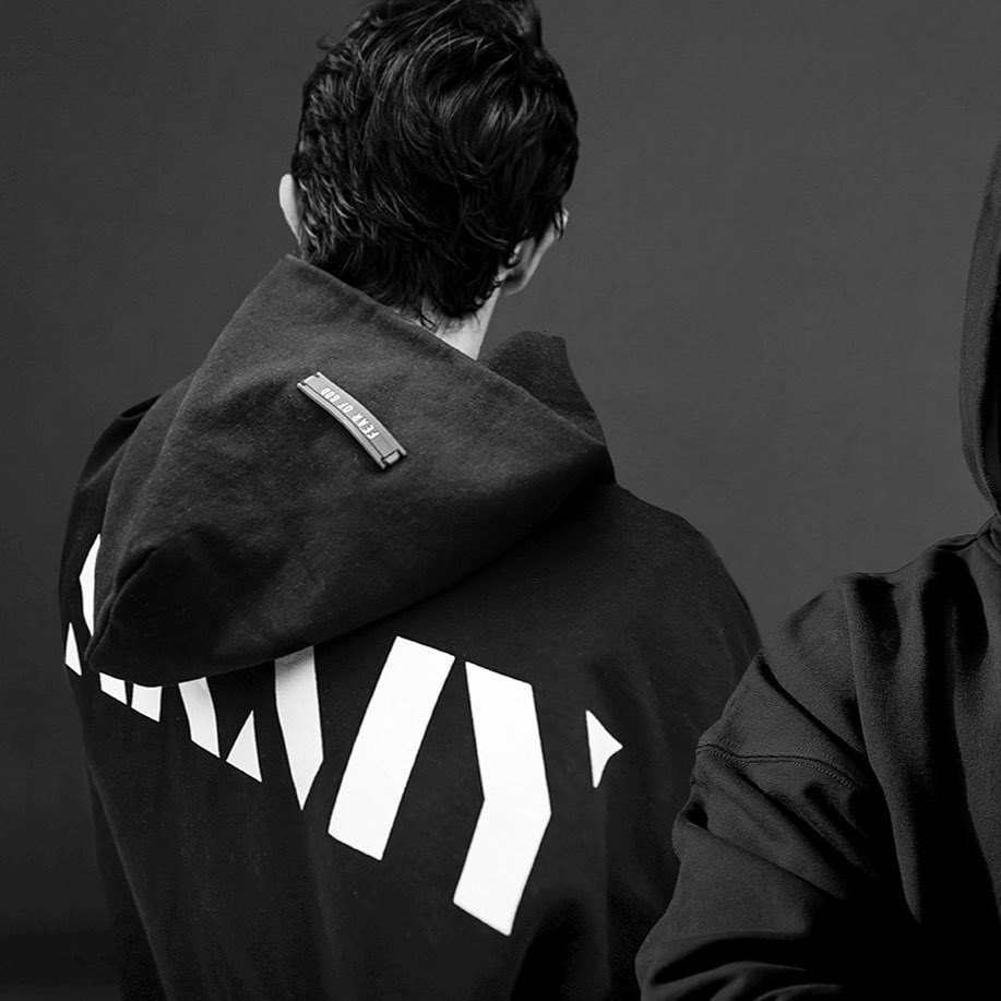 Feel of God fog co branded aarmy main line Limited letter men's and women's couple Hooded Sweater LJBN, Black
Feel of God fog co branded aarmy main line Limited letter men's and women's couple Hooded Sweater LJBN, Black