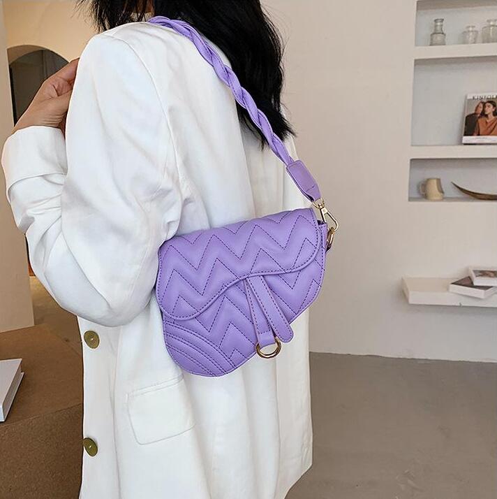 Factory wholesale women handbag shoulder strap fashion bag sweet small fresh printed leather shoulders bags fashions contrast color messenger handbags
Factory wholesale women handbag shoulder strap fashion bag sweet small fresh printed leather shoulders bags fashions contrast color messenger handbags