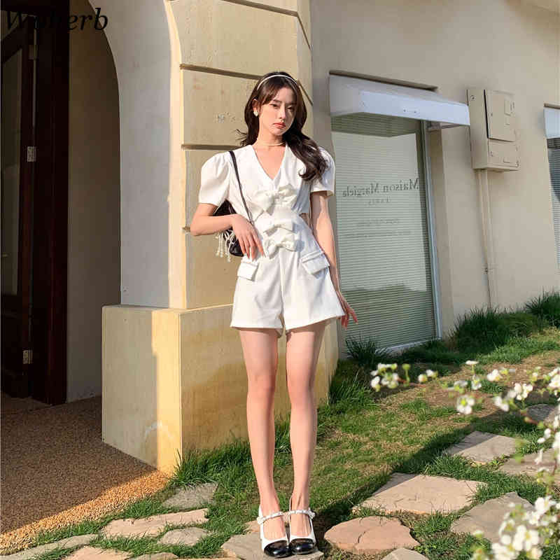 Sexy Playsuit Women White Short Puff Sleeve Jumpsuit Bow Patch Backless Bodysuit Summer Wide Leg Rompers Jumpsuits 210519