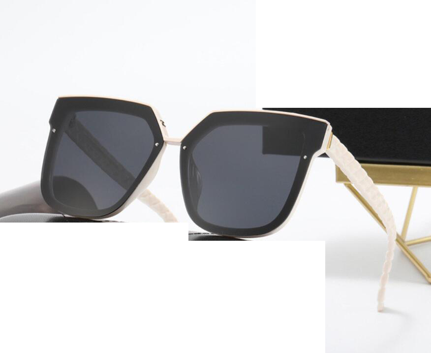 Summer woman Fashion Classics driving Sunglasses Rimless man Beach Cycling Outdoor.Travel, ride, bike wind eyeglasses uv400 Unisex goggle
Summer woman Fashion Classics driving Sunglasses Rimless man Beach Cycling Outdoor.Travel, ride, bike wind eyeglasses uv400 Unisex goggle