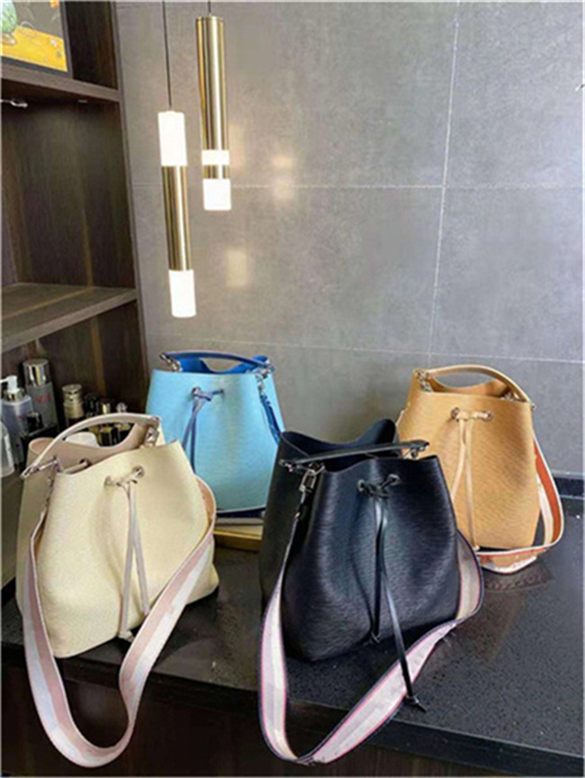 Leather Original Single Luxury Button Drawstring Crossbody Ladies Handbag Shoulder Bag HandBags Cow Quality Bucket Bags Series Closure Miqx, Black
Leather Original Single Luxury Button Drawstring Crossbody Ladies Handbag Shoulder Bag HandBags Cow Quality Bucket Bags Series Closure Miqx, Black