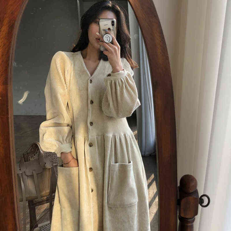 Women Autumn Winter Vintage Long Dress Elegant Full Sleeve Single Breasted Tunic Casual Corduroy Dress with Pocket Vestidos G0214, Photo color
Women Autumn Winter Vintage Long Dress Elegant Full Sleeve Single Breasted Tunic Casual Corduroy Dress with Pocket Vestidos G0214, Photo color