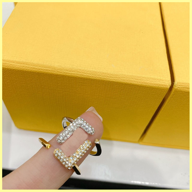 2021 Women Luxurys Designer Rings Diamond F Ring Engagements For Womens Ring Designers Jewelry Buzatue Mens Gold Ring Ornaments 21080505R, Silver
2021 Women Luxurys Designer Rings Diamond F Ring Engagements For Womens Ring Designers Jewelry Buzatue Mens Gold Ring Ornaments 21080505R, Silver