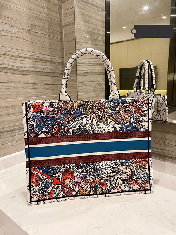 Luxury canvas large capacity shopping bag embroidered exquisite ladies fashion chief designer artwork handbag, Do not shoot the supplementary freight l
Luxury canvas large capacity shopping bag embroidered exquisite ladies fashion chief designer artwork handbag, Do not shoot the supplementary freight l