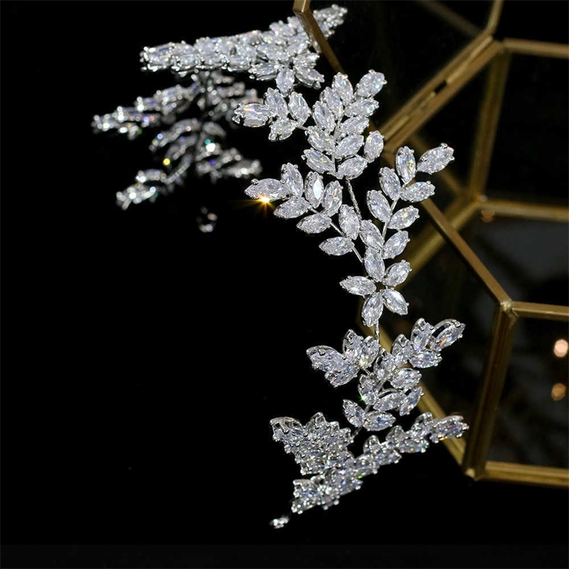 Tiaras ASNORA High-Quality New Wedding Hair Accessories 3A CZ Leaf Hair Band Bridal Crown Graduation Parade Headdress A00735
Tiaras ASNORA High-Quality New Wedding Hair Accessories 3A CZ Leaf Hair Band Bridal Crown Graduation Parade Headdress A00735