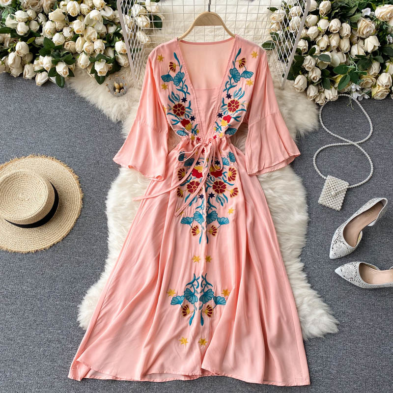 Spring Korean Bohemian Vacation Midi Dress Retro Embroidery Flower Dress Women Chic Flared Sleeve V Neck A-line Dress 210521
