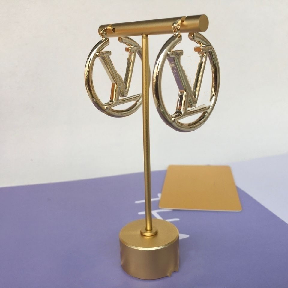 Fashion gold hoop earrings lady Women Party Wedding Lovers gift engagement Jewelry Bride Fast delivery
Fashion gold hoop earrings lady Women Party Wedding Lovers gift engagement Jewelry Bride Fast delivery
