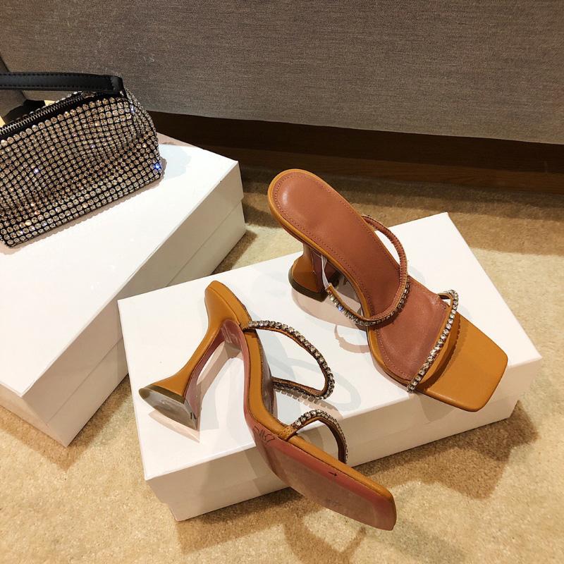 AMINA MUADDI Gilda Beeswax leather crystal embellished strap slippers mules evening shoes Rhinestone spool Heel women's heels Luxury Des blR
AMINA MUADDI Gilda Beeswax leather crystal embellished strap slippers mules evening shoes Rhinestone spool Heel women's heels Luxury Des blR