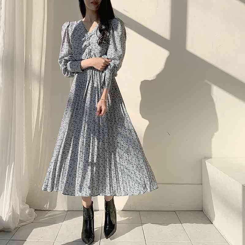Women Chiffon Dress Spring Autumn Long Sleeve Sexy V Neck Elegant Pleated es Ladies Vintage Floral Printed Casual 210602
Women Chiffon Dress Spring Autumn Long Sleeve Sexy V Neck Elegant Pleated es Ladies Vintage Floral Printed Casual 210602