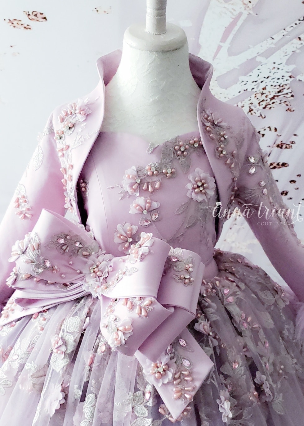 Lavender Beaded Ball Gown Girls Pageant Dresses Spaghetti Straps Princess Flower Girl Dress Appliqued First Communion Dress