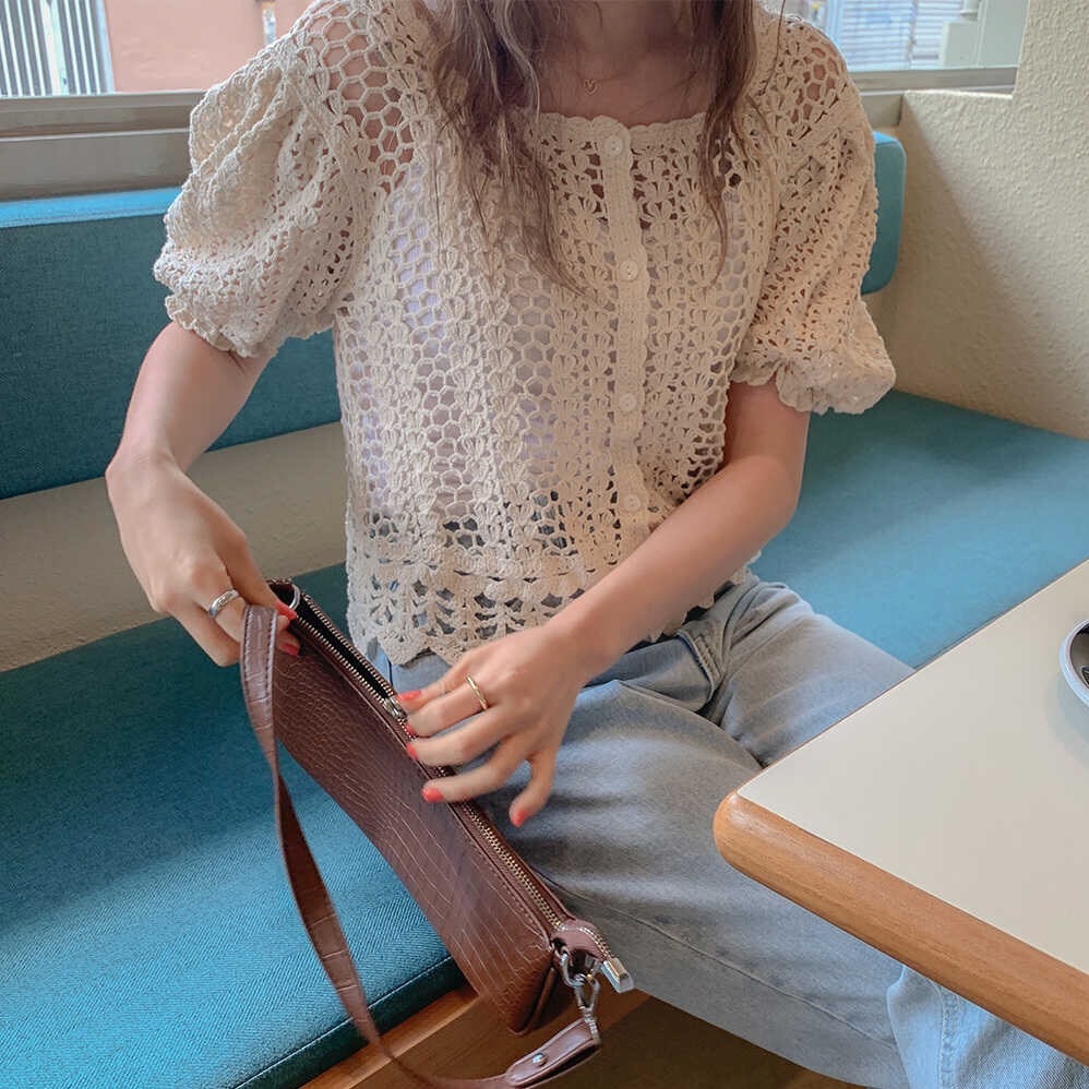 Comelsexy Vintage Hollow Out Lace Blouses Summer Korean Square Collar Shirt Women Puff Sleeve Loose Cardigan Tops 210515