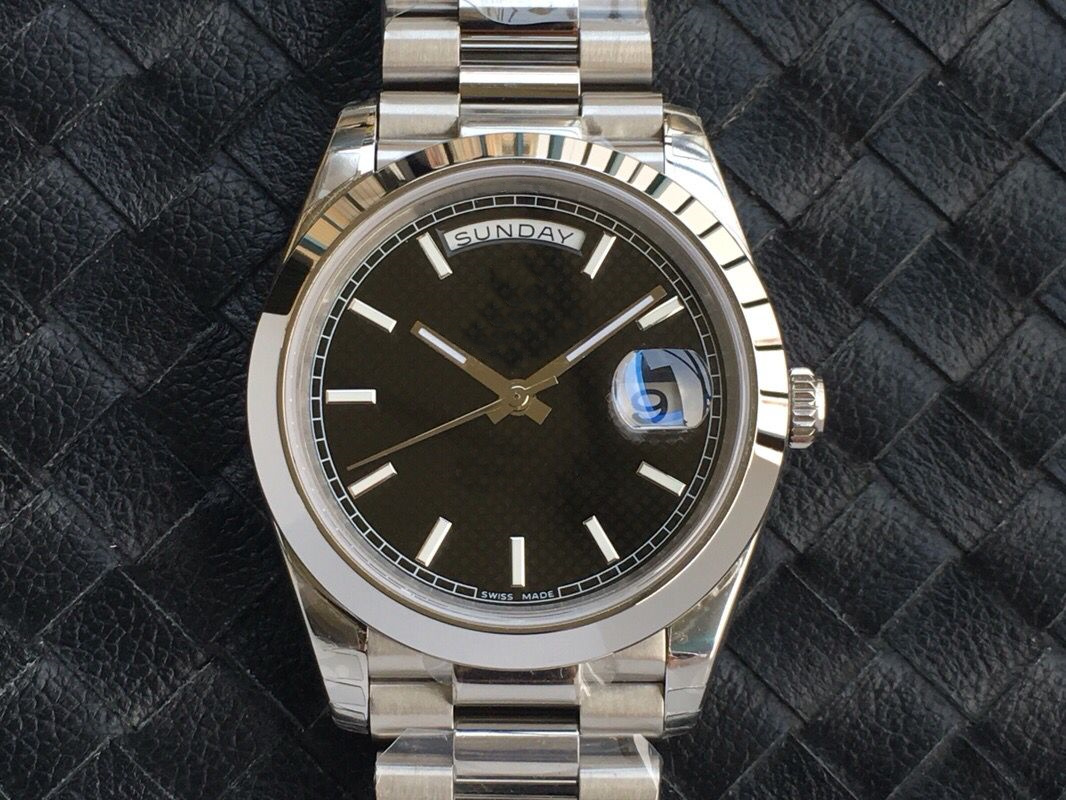 Men's watch aperture calendar type automatic chain movement sapphire glass mirror 316 fine steel case 41mm, Single row non delivery
Men's watch aperture calendar type automatic chain movement sapphire glass mirror 316 fine steel case 41mm, Single row non delivery