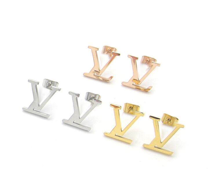 20 V C model mix Factory price boys girls hip hop stud 316L Titanium steel gold silver rose letter Earring Women men boy Earrings simple Jew, Golden;silver
20 V C model mix Factory price boys girls hip hop stud 316L Titanium steel gold silver rose letter Earring Women men boy Earrings simple Jew, Golden;silver