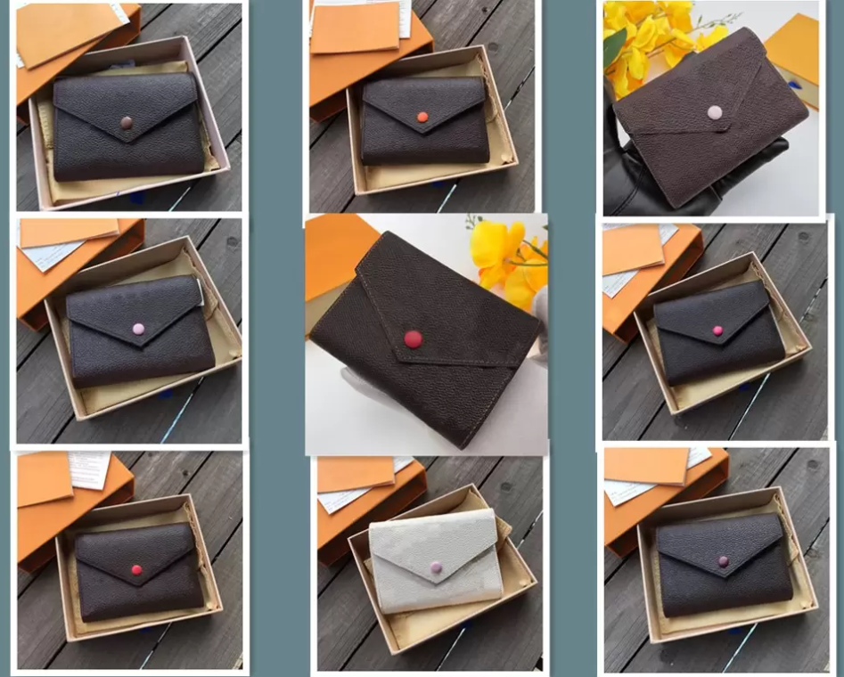 Leather coin purse lady card holder fashion flower with date code serial number 12 x 9.5 x 2.5 cm M41938 wallet, +box
Leather coin purse lady card holder fashion flower with date code serial number 12 x 9.5 x 2.5 cm M41938 wallet, +box