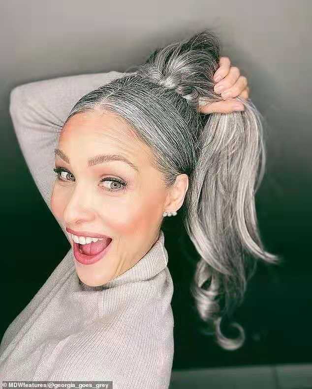 Gray Ponytail Hair Extensions Wrap Around Straight Pony Tail Hairpiece for Women Off Black Highlights with Silver Grey Real Extension Human hairs 100g