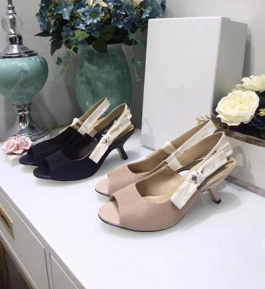 Sandals Women Pointed Toes Slides Sandal Luxurys Designers Shoes Paris Slippers Lady Sexy Summer Wide Flat Slipper Low Heels, 01 
Sandals Women Pointed Toes Slides Sandal Luxurys Designers Shoes Paris Slippers Lady Sexy Summer Wide Flat Slipper Low Heels, 01