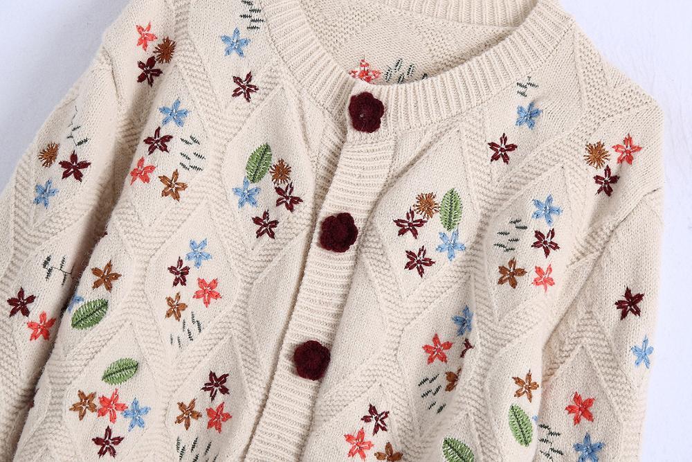 Autumn Winter French Flower Embroidery Knitted Cardigan Kawaii Retro Sweater Coat Center Buttons Woman Long sleeve Short Jumper 210429