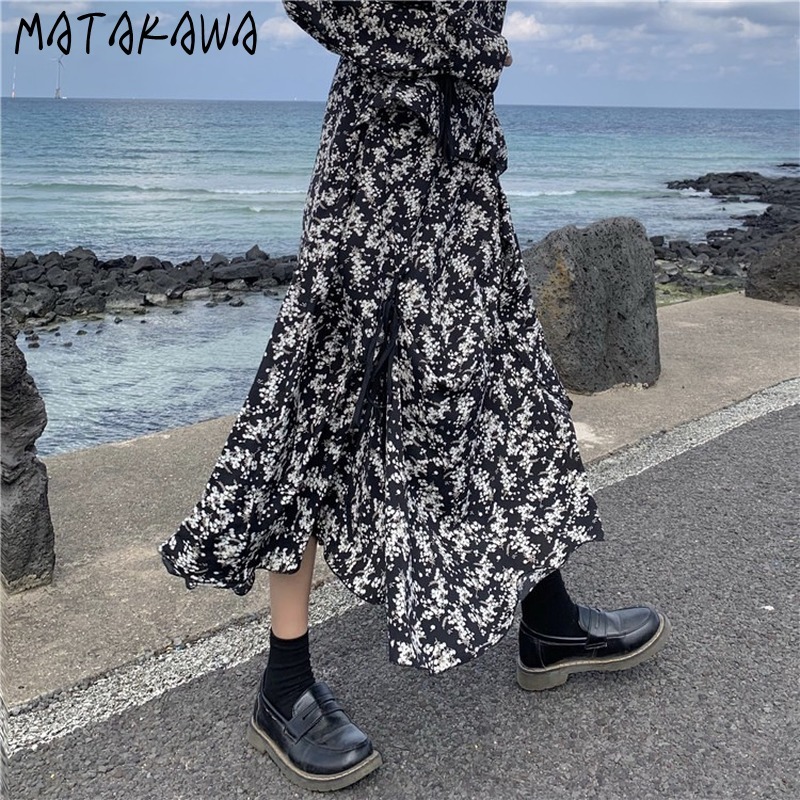 MATAKAWA plus size bubble sleeve woman dress spring women V-neck split femme robe loose floral temperament long vestido 210513