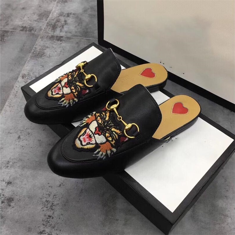 Spring And Autumn Women Man Slippers Luxury Brand Designer Loafers Low Heeled Round Toe Leather Shoes Top Quality Reasonable Price, Color 17
Spring And Autumn Women Man Slippers Luxury Brand Designer Loafers Low Heeled Round Toe Leather Shoes Top Quality Reasonable Price, Color 17