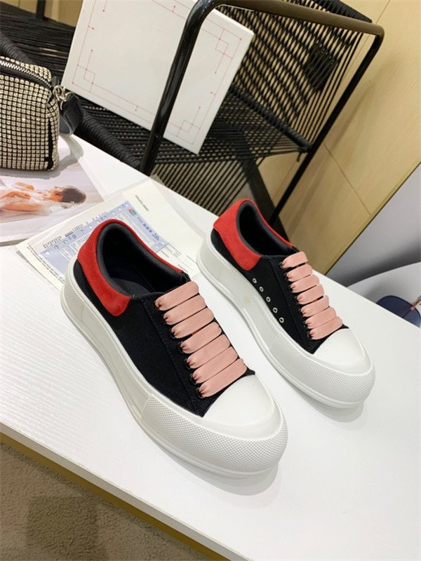 Brand-new Low top Red Bottom Sneakers Shoes Graffiti Patent Leather Round-toe Casual High Quality Outdoor Studs Wedding Party, Choose the color
Brand-new Low top Red Bottom Sneakers Shoes Graffiti Patent Leather Round-toe Casual High Quality Outdoor Studs Wedding Party, Choose the color